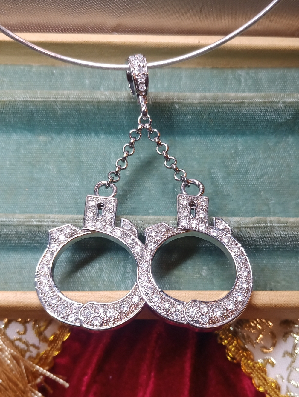 Silver Tone Crystal Handcuff Pendant On Wire Necklace Choker - Silver